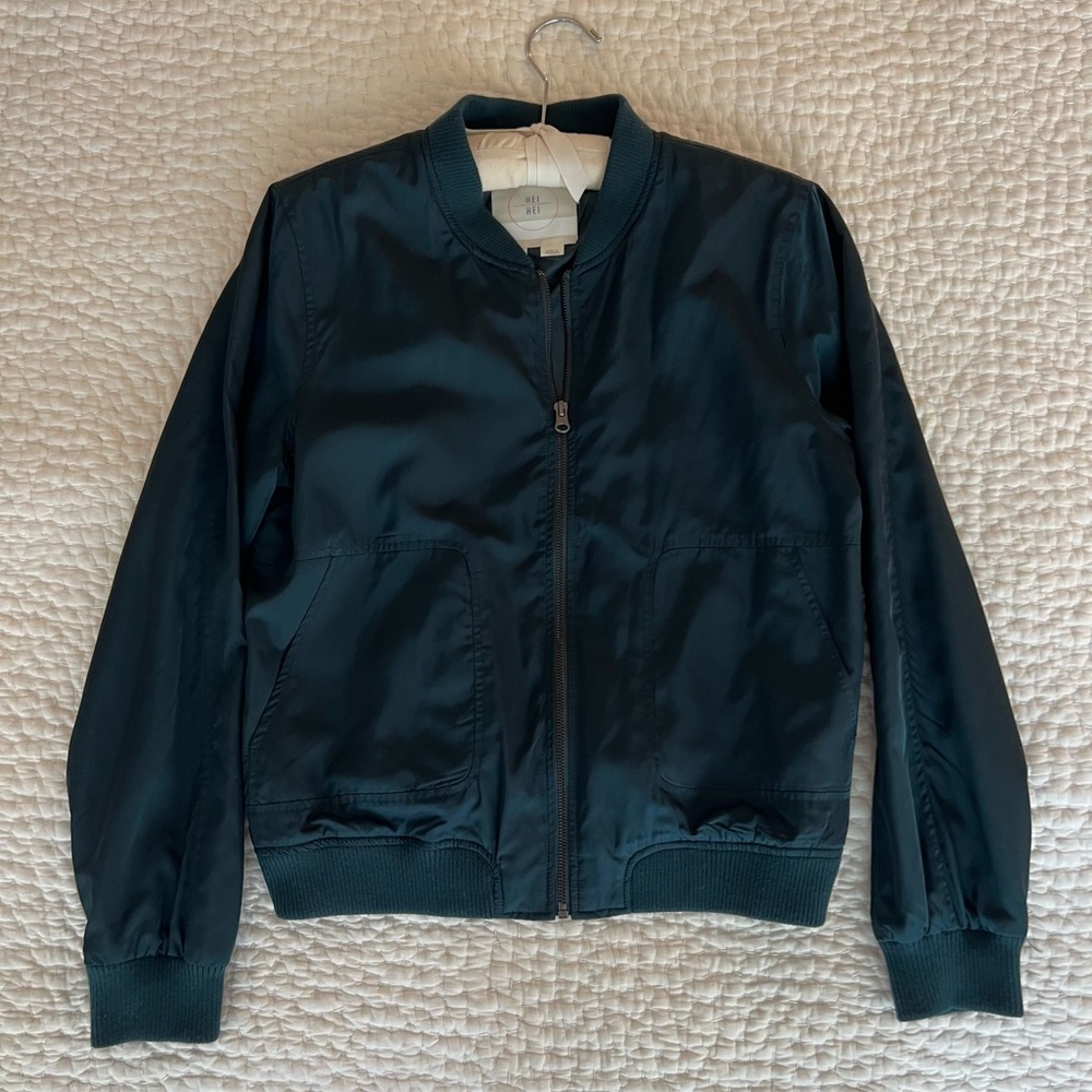 SLEEK HEI HEI BOMBER JACKET IN EMERALD GREEN.